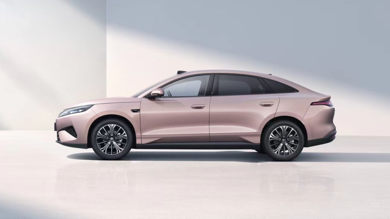BYD Qin Max در راه بازار چین؛ سدان برقی و پلاگین‌هیبریدی قبل از عرضه رسمی وارد نمایشگاه‌ها شد