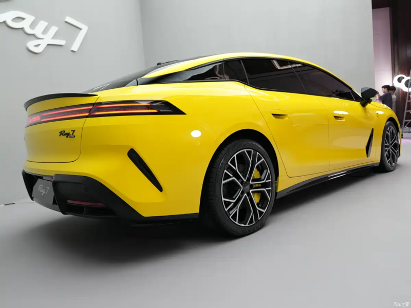 GAC Aion Ray 7 رونمایی شد؛ سدانی الکتریکی با موتور هواوی!