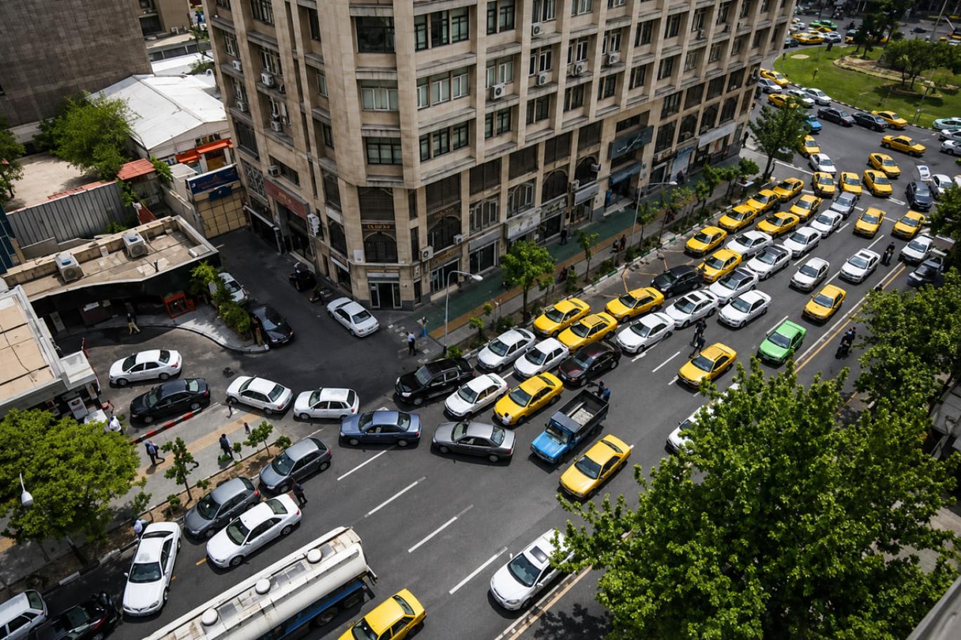 سهمیه بنزین کم میشود ولی قیمت سهمیهای تغییر نمیکند! پمپ بنزین
