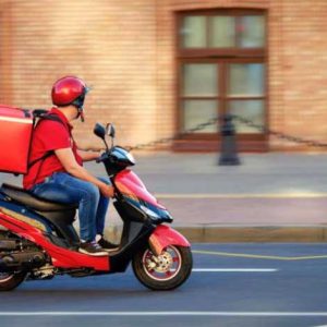 چرا موتورسیکلت هنوز یکی از سریع‌ترین راه‌های جابه‌جایی در شهرهای شلوغ است؟