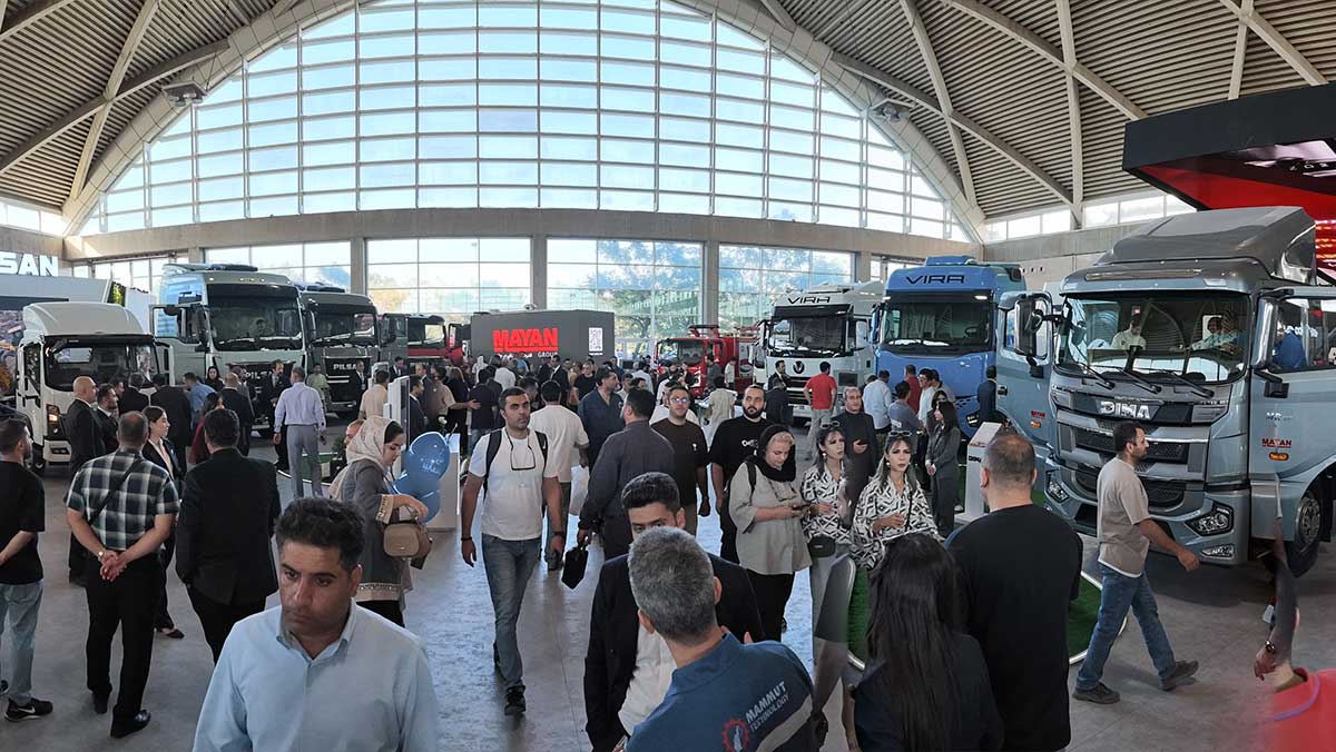 ماموت در نمایشگاه خودرو تهران