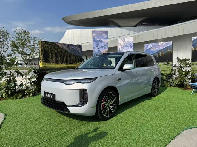 BYD Sealion 08 رونمایی شد؛ کراساوور بزرگ با باتری نسل دوم بلید، برد تا ۹۰۰ کیلومتر و نسخه پلاگین هیبرید BYD Sealion 08 رونمایی شد؛ کراساوور بزرگ با باتری نسل دوم بلید، برد تا ۹۰۰ کیلومتر و نسخه پلاگین هیبرید