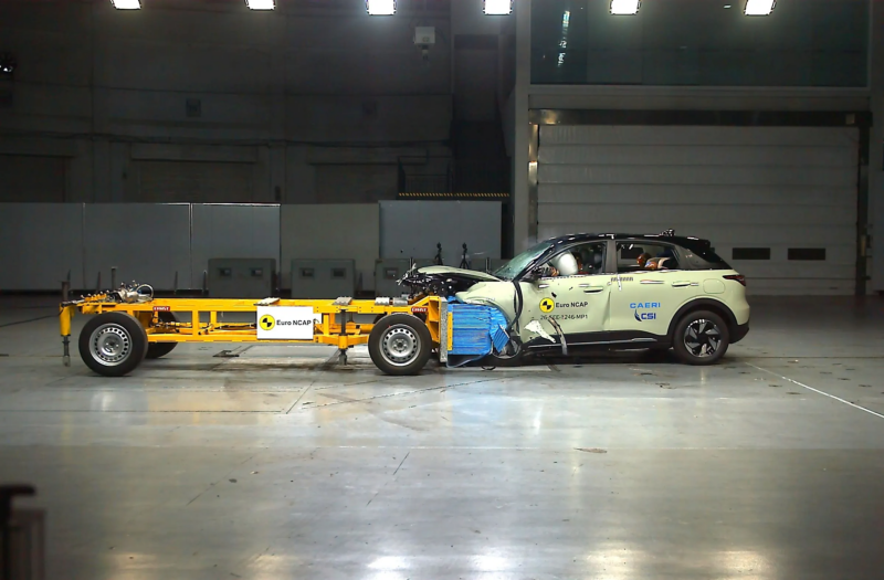 سه خودروی برقی چینی در ارزیابی ایمنی Euro NCAP ۲۰۲۶ پنج ستاره گرفتند؛ جزئیات عملکرد Aion UT، Geely E2 و Leapmotor B05