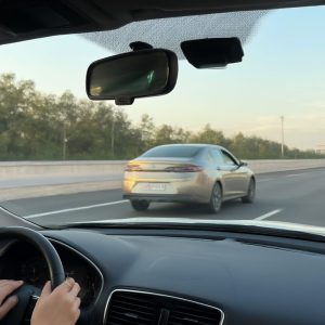 پایگاه خبری تحلیلی خودرو ؛بررسی و تحلیل خودروهای داخلی و خارجی چگونه از دستیار حفظ مسیر و هشدار خروج از خط استفاده کنیم