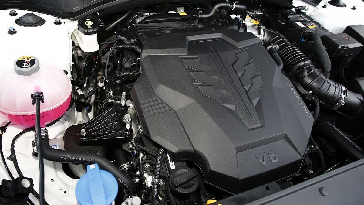 زیر کاپوت کیا سورنتو ۲۰۲۶ چه میگذرد؟ موتور V6 در دوران پیشرانههای کوچک توربو کاپوت کیا سورنتو ۲۰۲۶