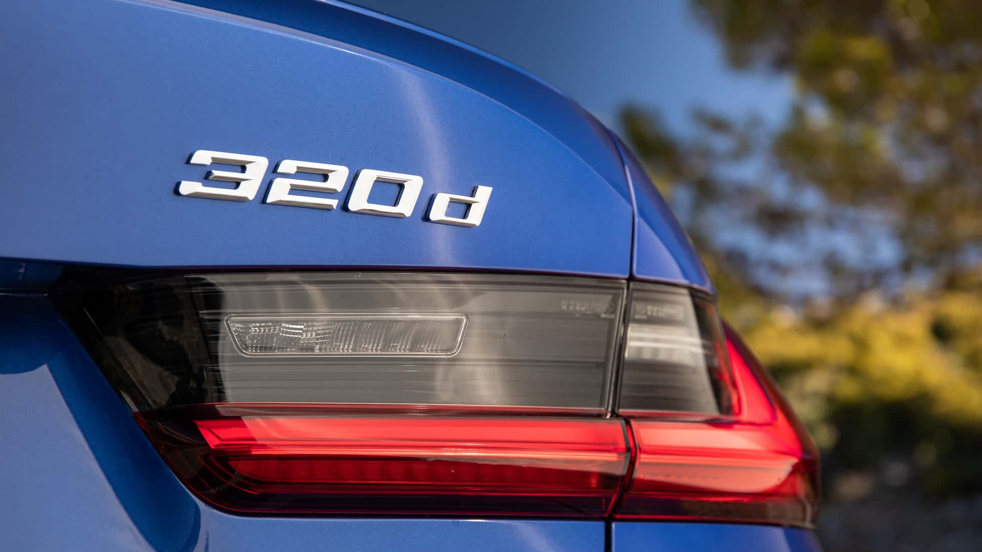 ب‌ام‌و X3 M50 xDrive اکنون 437 اسب بخار دارد و با رینگ‌های مشکی و کابین کربنی عرضه می‌شود