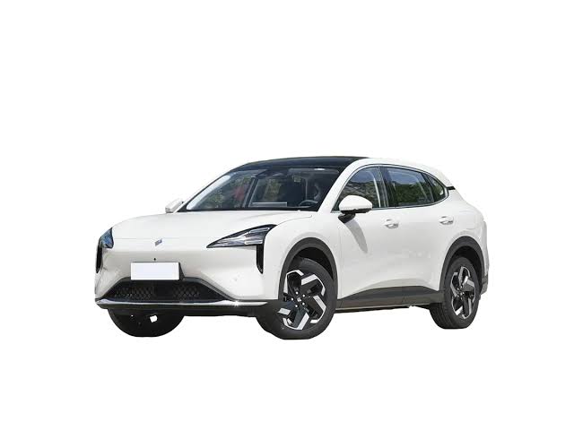 نیک آذین موتور وارد میدان شد؛ از انحصار محصولات SGMW تا زمزمه‌های مونتاژ خودروهای Wuling و Baojun